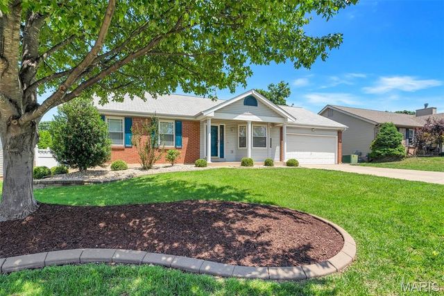 59 McClay Trail Drive, St Peters, MO 63376