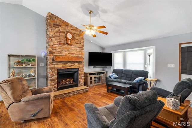 59 McClay Trail Drive, St Peters, MO 63376