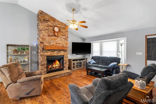 59 McClay Trail Drive, St Peters, MO 63376