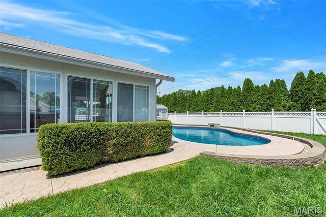 59 McClay Trail Drive, St Peters, MO 63376
