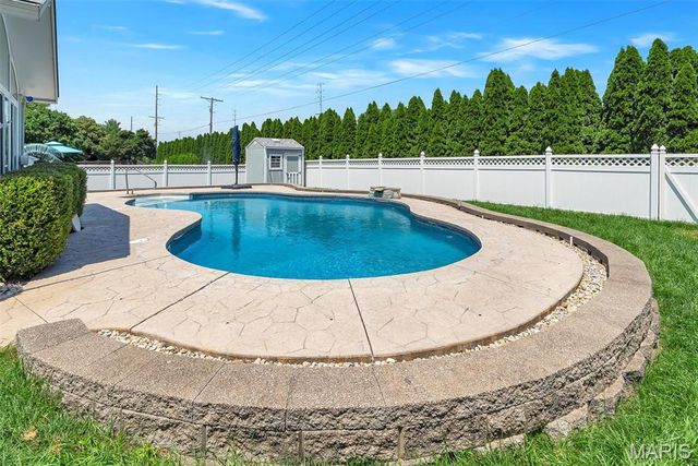 59 McClay Trail Drive, St Peters, MO 63376