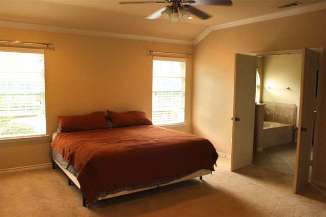 5996 Clearwater Drive, The Colony, TX 75056
