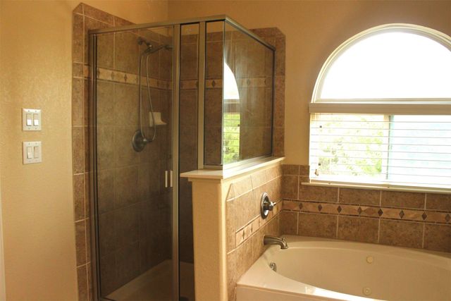5996 Clearwater Drive, The Colony, TX 75056