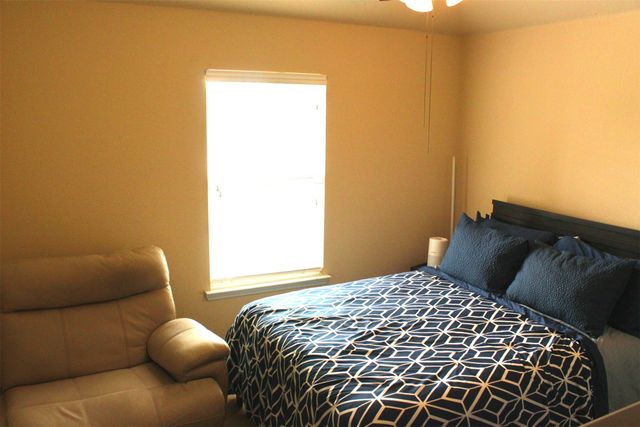 5996 Clearwater Drive, The Colony, TX 75056