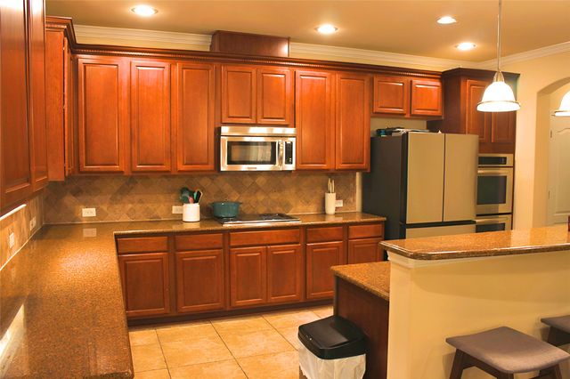 5996 Clearwater Drive, The Colony, TX 75056