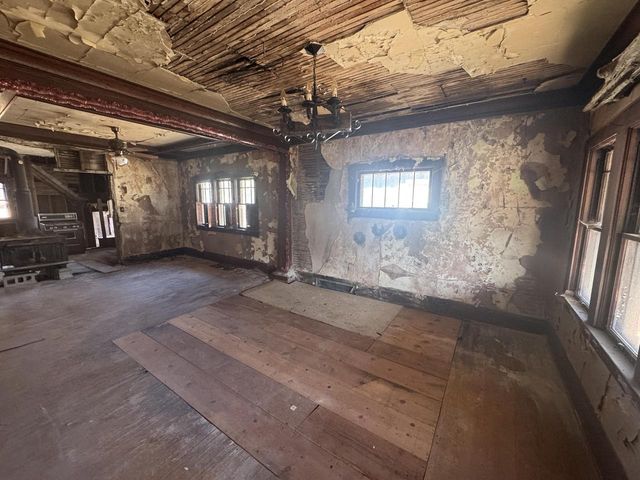 2512 73rd STREET, Kenosha, WI 53143