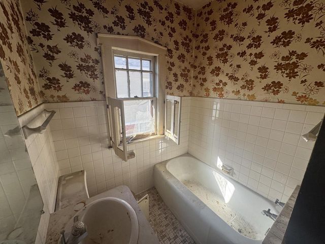 2512 73rd STREET, Kenosha, WI 53143