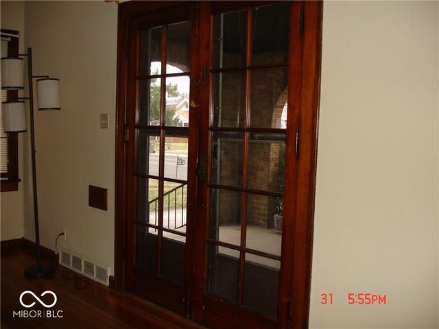 5221 E 10th Street E, Indianapolis, IN 46219