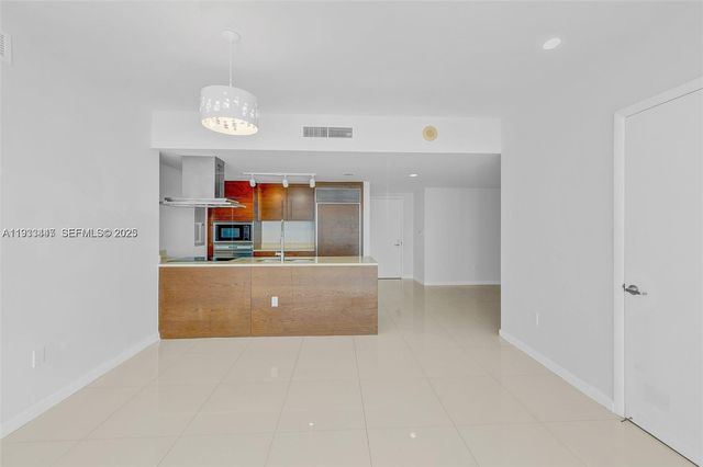 495 Brickell Ave 2103, Miami, FL 33131