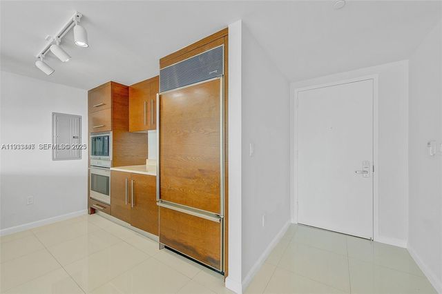 495 Brickell Ave 2103, Miami, FL 33131