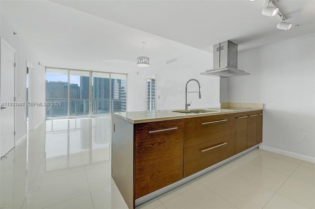 495 Brickell Ave 2103, Miami, FL 33131