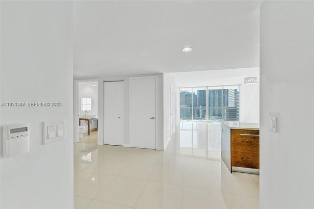495 Brickell Ave 2103, Miami, FL 33131