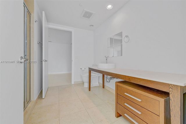 495 Brickell Ave 2103, Miami, FL 33131