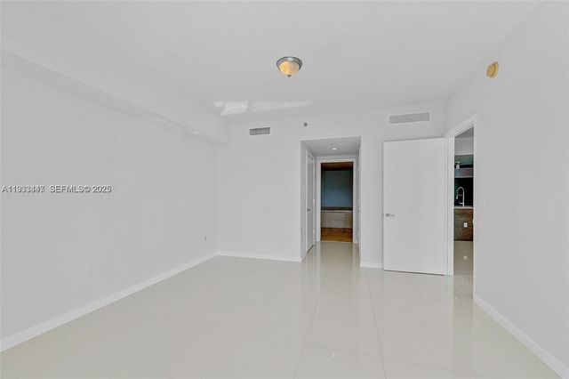 495 Brickell Ave 2103, Miami, FL 33131