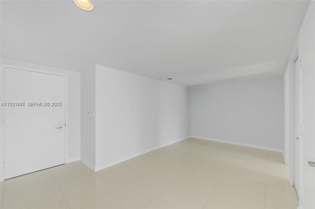 495 Brickell Ave 2103, Miami, FL 33131