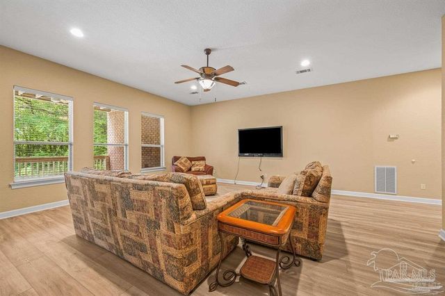 4610 Peacock Dr, Pensacola, FL 32504