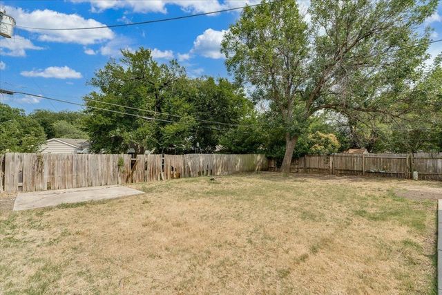 1638 S Faulders Ln, Wichita, KS 67208