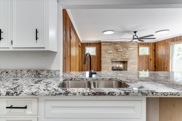 1638 S Faulders Ln, Wichita, KS 67208