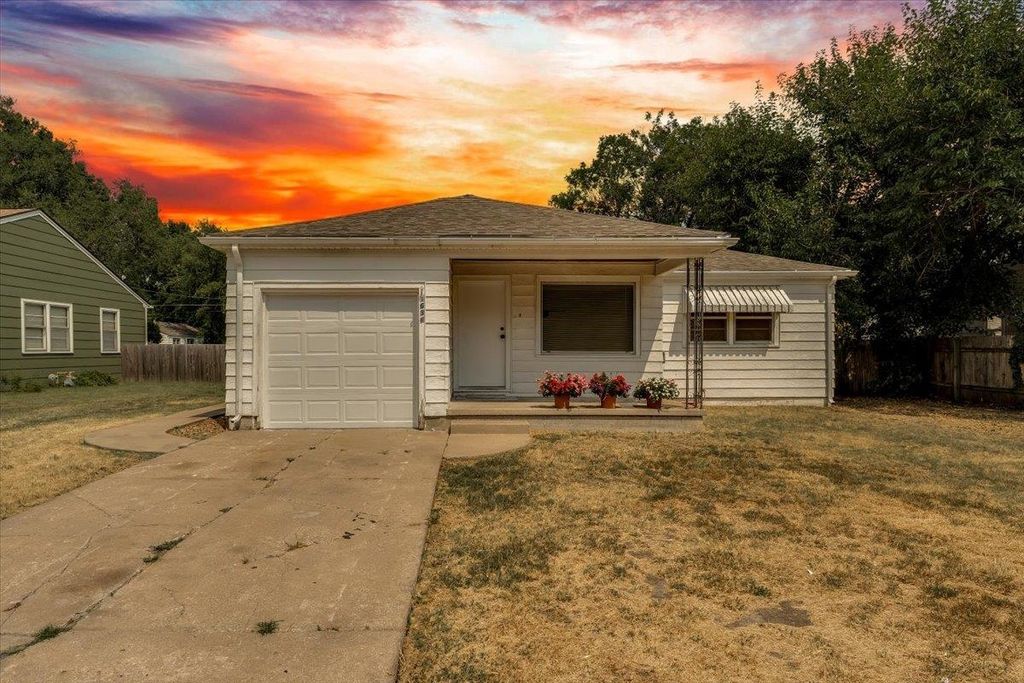 1638 S Faulders Ln, Wichita, KS 67208