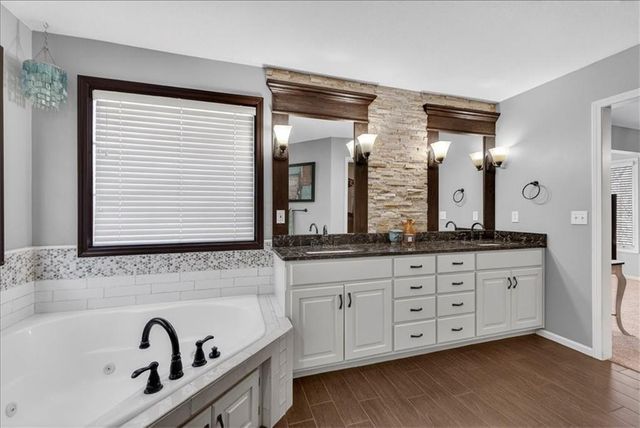 26418 W 109TH Terrace, Olathe, KS 66061