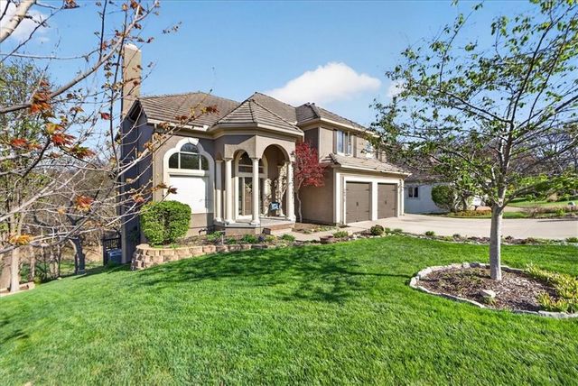 26418 W 109TH Terrace, Olathe, KS 66061