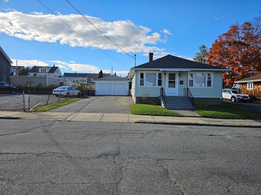 342 Stetson St, Fall River, MA 02720