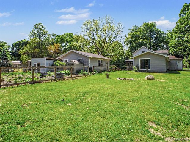 5272 W Frances Road, Clio, MI 48420