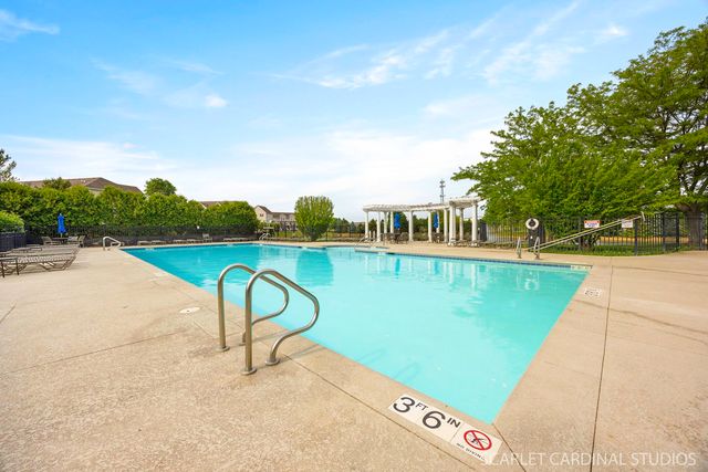 169 Lakeshore Drive, Oswego, IL 60543