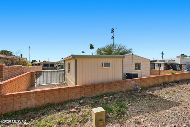 5666 W Tumbling F Street, Tucson, AZ 85713