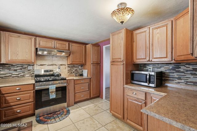 5666 W Tumbling F Street, Tucson, AZ 85713