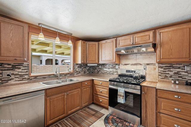 5666 W Tumbling F Street, Tucson, AZ 85713