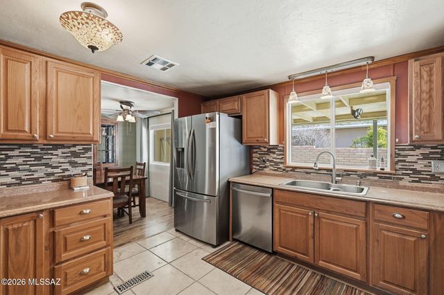 5666 W Tumbling F Street, Tucson, AZ 85713