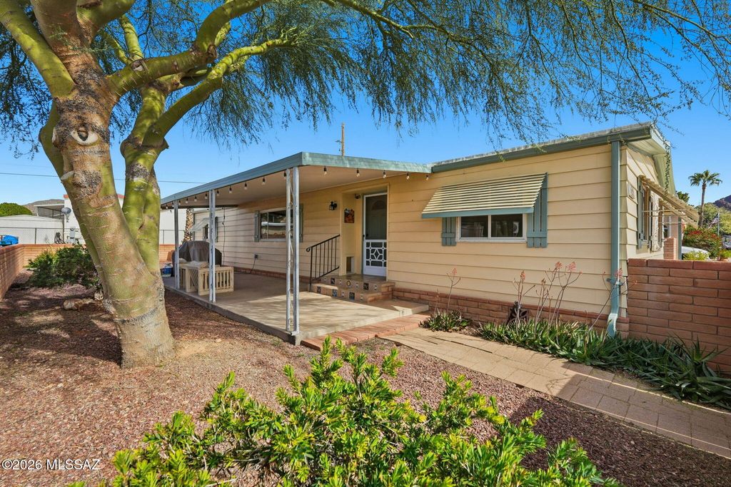 5666 W Tumbling F Street, Tucson, AZ 85713