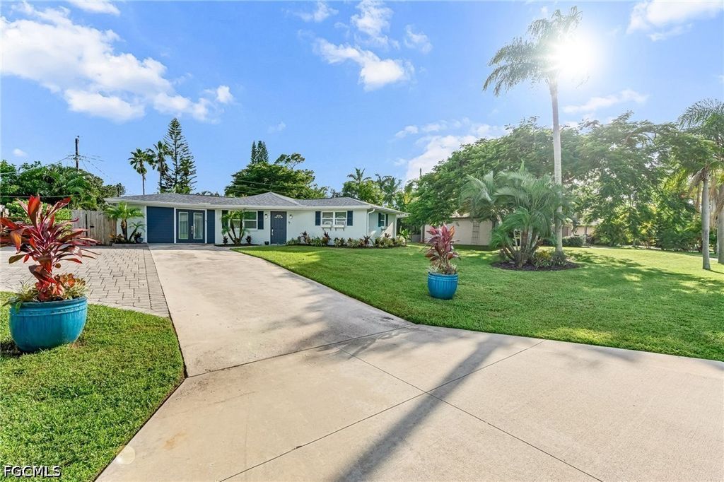 9792 Tonya CT, Bonita Springs, FL 34135