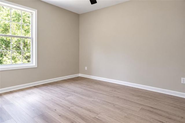 510 Parkstone Lane, Woodstock, GA 30189