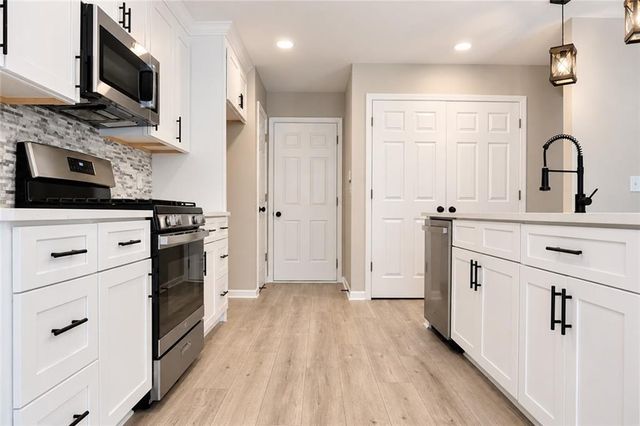 510 Parkstone Lane, Woodstock, GA 30189