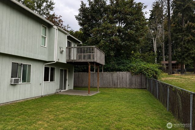 627 Brookdale Road E, Tacoma, WA 98445