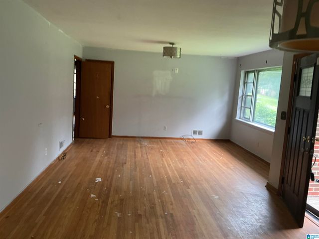 321 18TH COURT NW, Birmingham, AL 35215