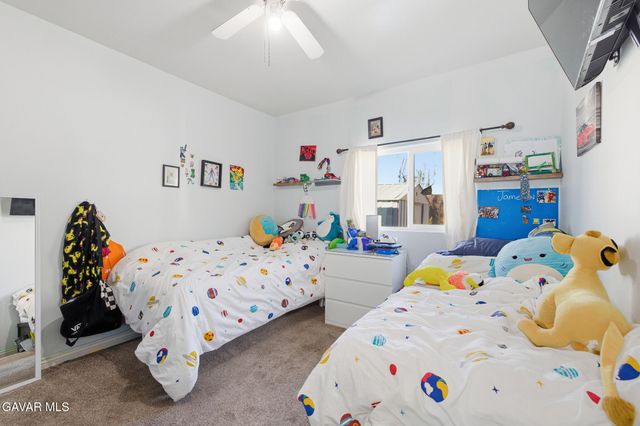 221 E Avenue P2, Palmdale, CA 93550