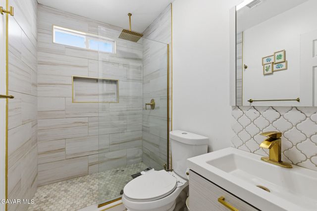 221 E Avenue P2, Palmdale, CA 93550