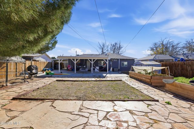 221 E Avenue P2, Palmdale, CA 93550