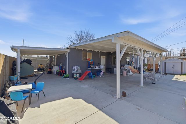 221 E Avenue P2, Palmdale, CA 93550