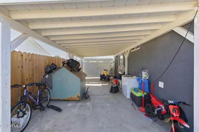 221 E Avenue P2, Palmdale, CA 93550