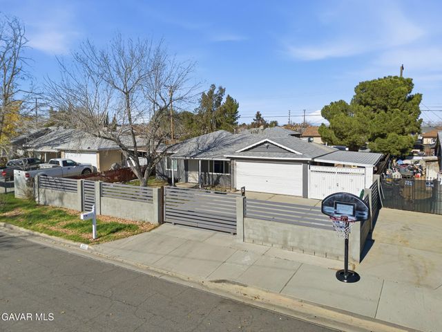 221 E Avenue P2, Palmdale, CA 93550