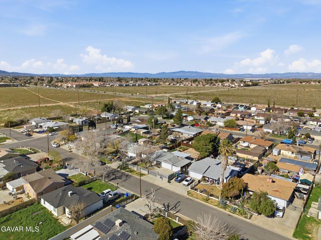 221 E Avenue P2, Palmdale, CA 93550