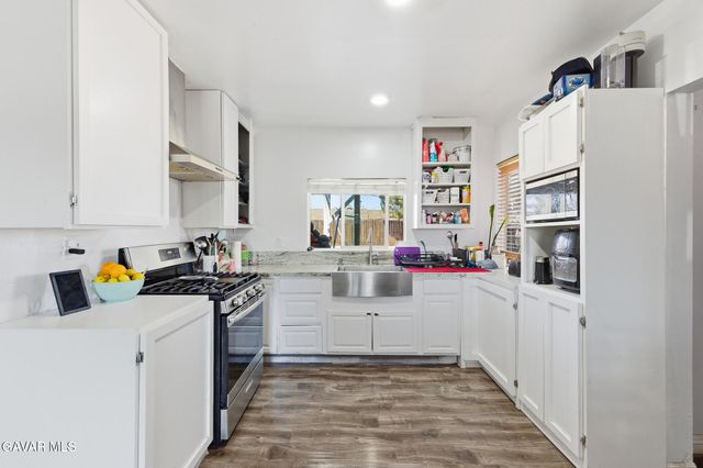 221 E Avenue P2, Palmdale, CA 93550