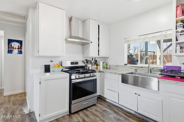 221 E Avenue P2, Palmdale, CA 93550