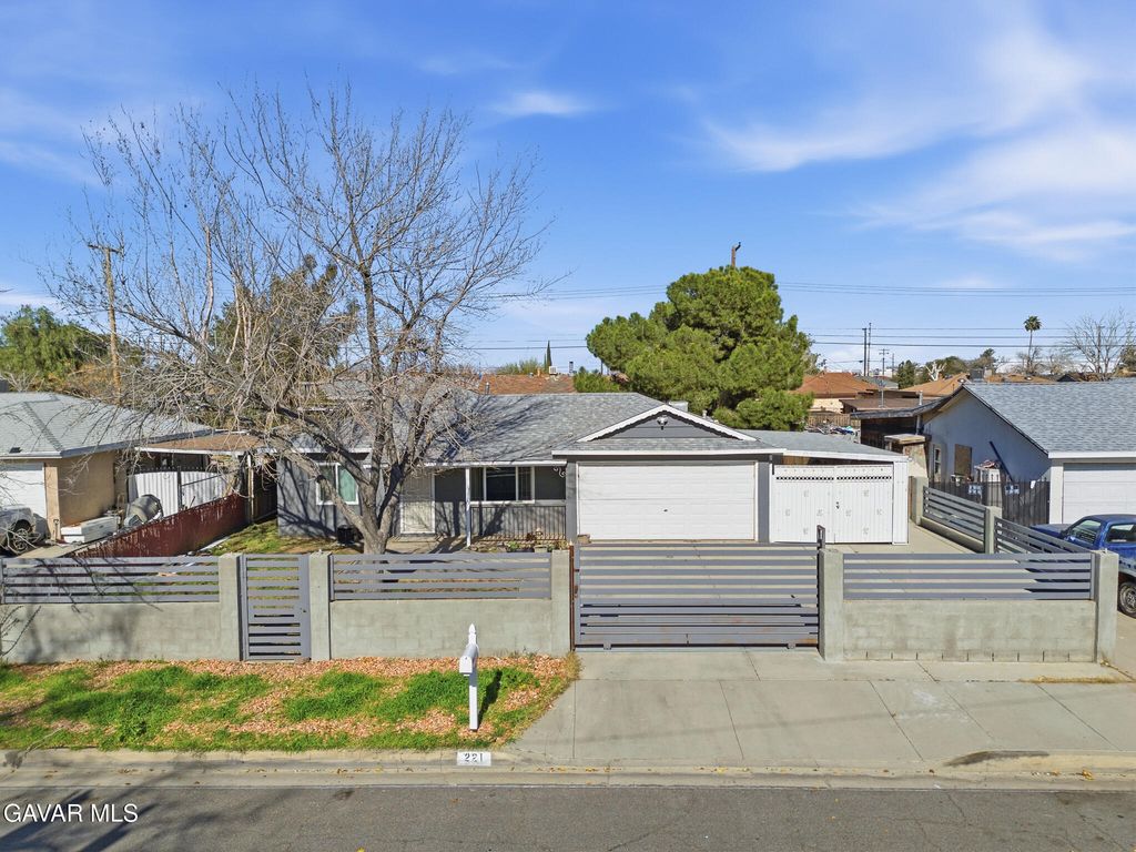 221 E Avenue P2, Palmdale, CA 93550