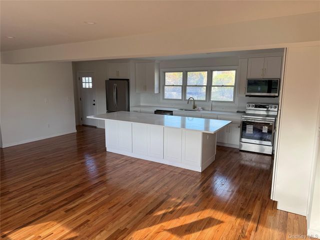 751 Centerwood Street, West Babylon, NY 11704