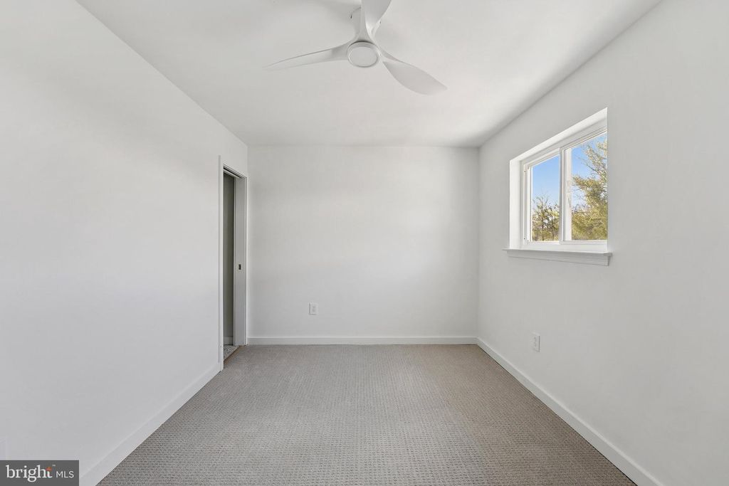 Image 14 of property listing at 3046 HEATHCOTE RD, Waldorf, MD 20602